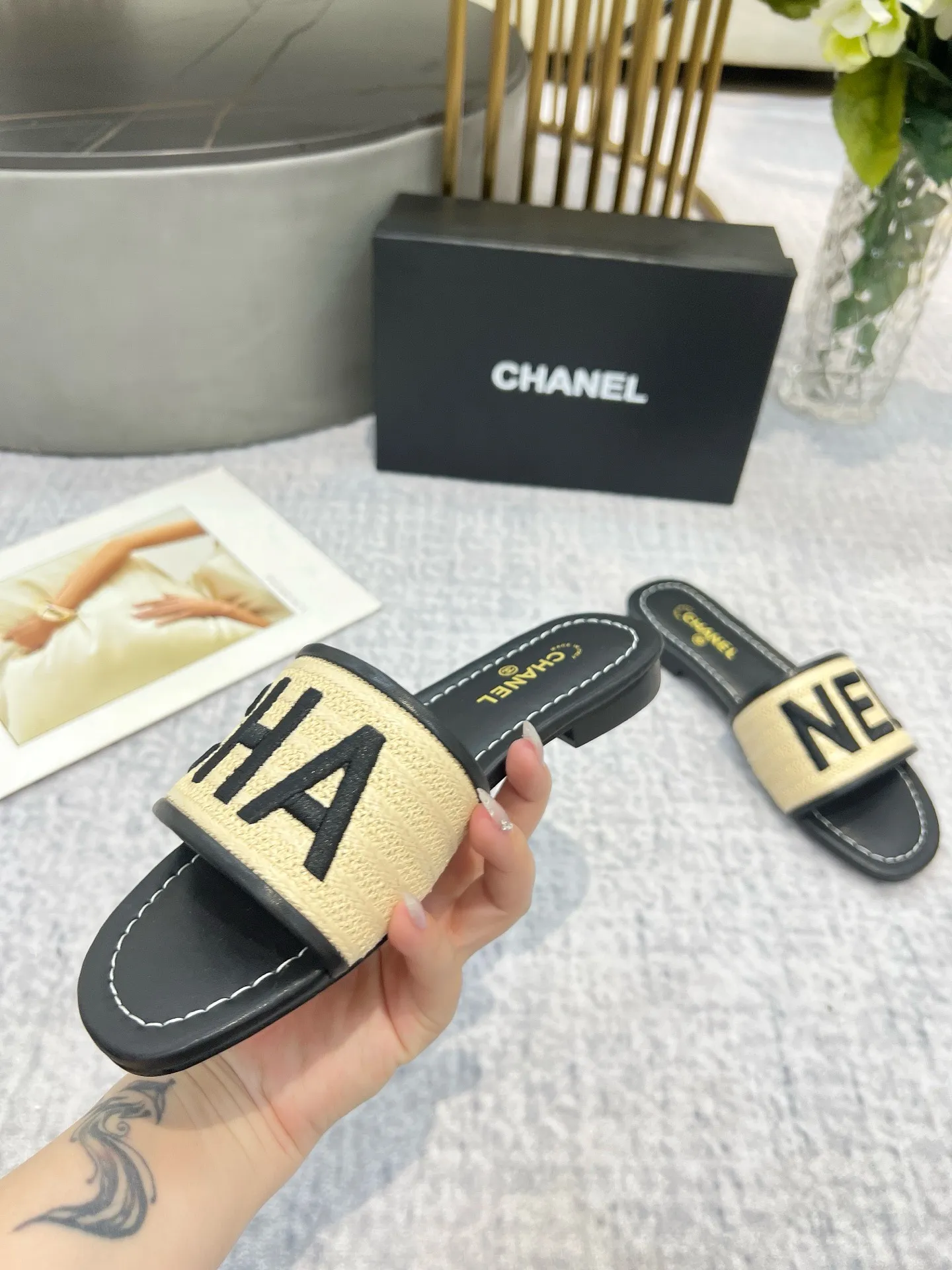 💕💕Factory direct selling price p340💕💕 Genuine leather sole +30 CHANEL, the upper uses three-dimensional electric embroidery technology, the upper foot is comfortable, soft and breathable, must-have size 35-43, leather sole +30